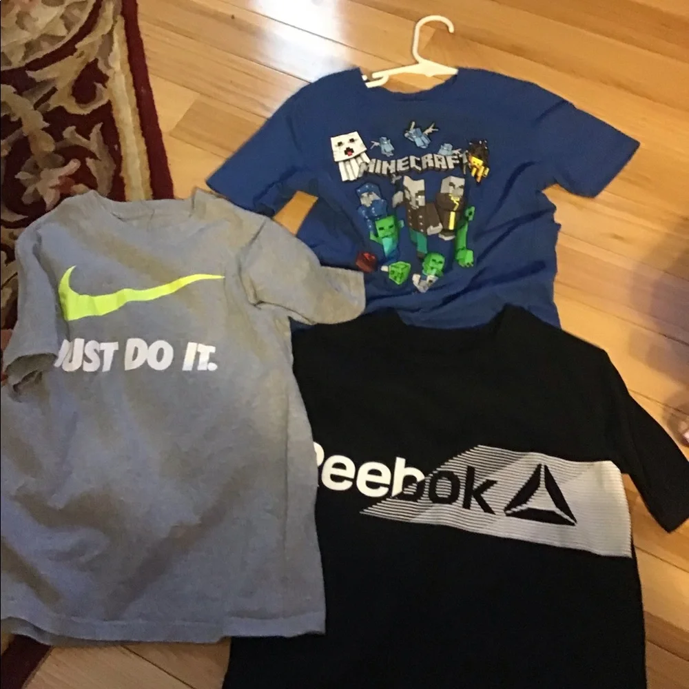 Shirt lot 3 Nike, Minecraft ,Reebok boys sz 8 -m-s  all 3 are 16” chest 21” long - Picture 5 of 15